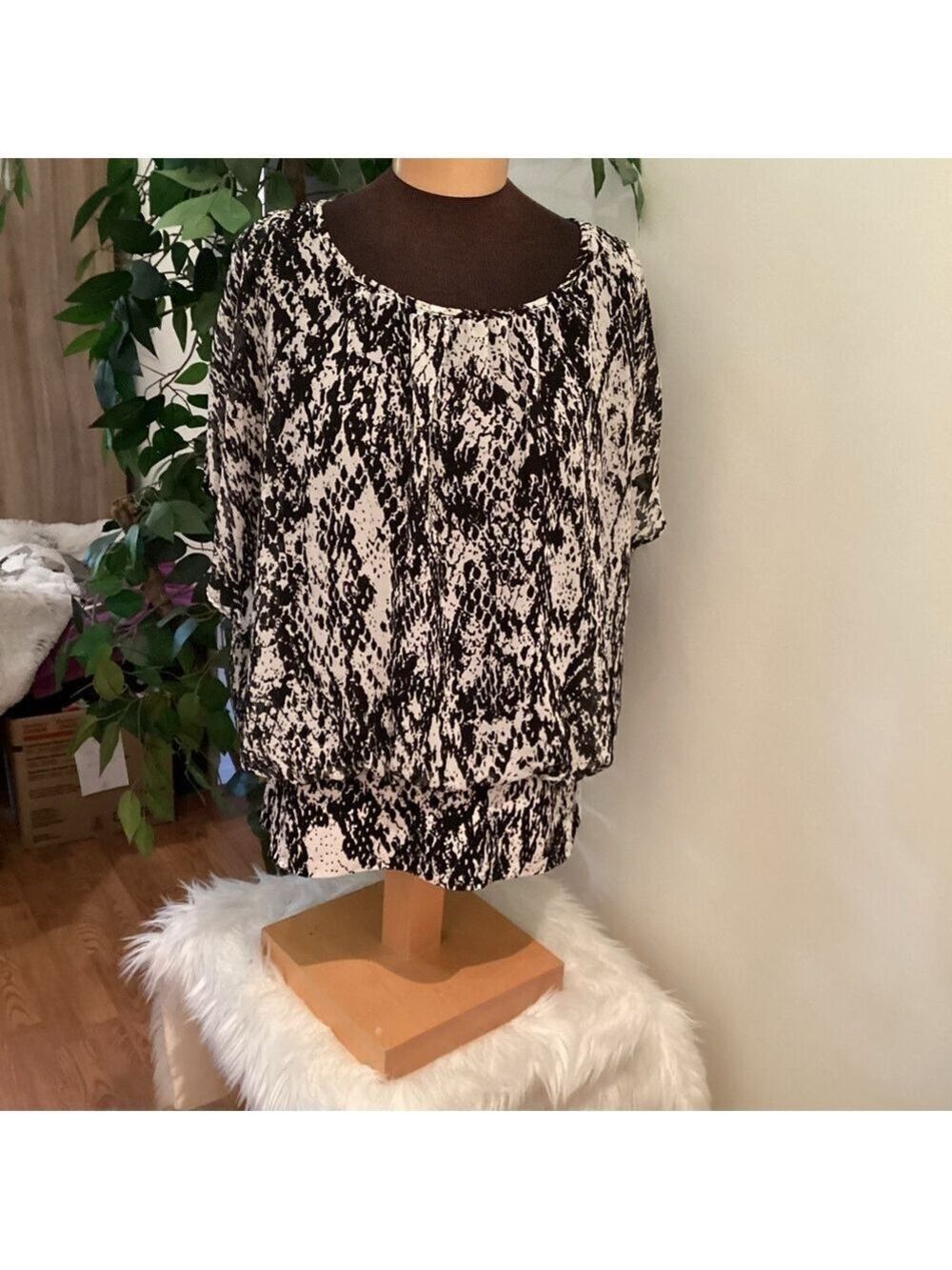Style & Co. pullover tank with overlay Woman’s XL black & white banded h…